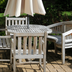 Mobilier de jardin : comment raviver le teck ?